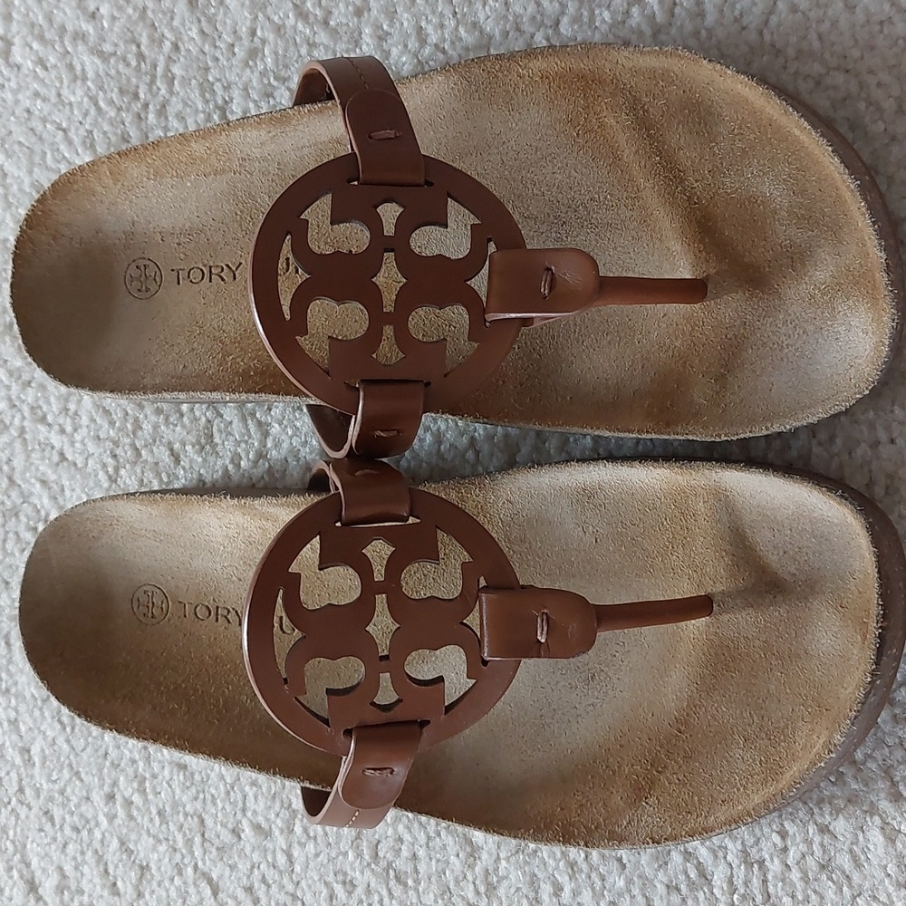 TORY BURCH 7.5 1"H Brown Leather Slip-on Thong Slipper